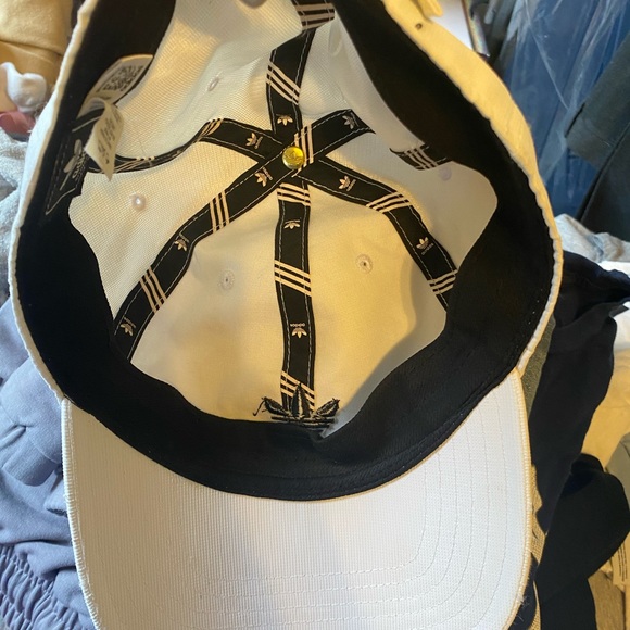 Adidas hat - Picture 3 of 3